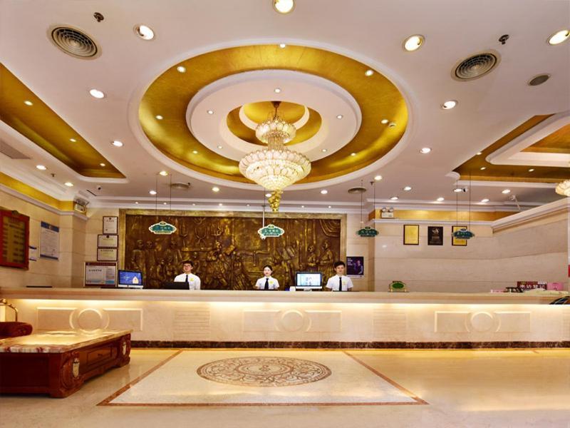 Vienna Hotel Shenzhen Railway Station Exterior foto
