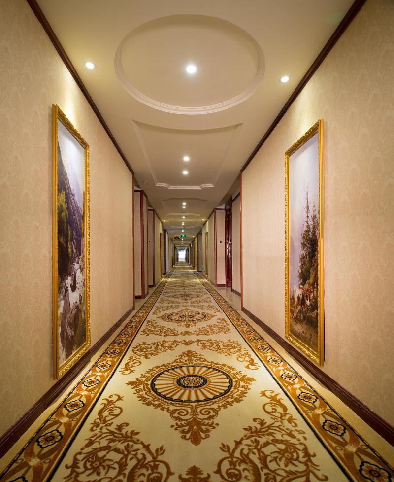 Vienna Hotel Shenzhen Railway Station Exterior foto
